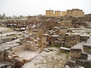 А эти руины уже VIII века н. э.